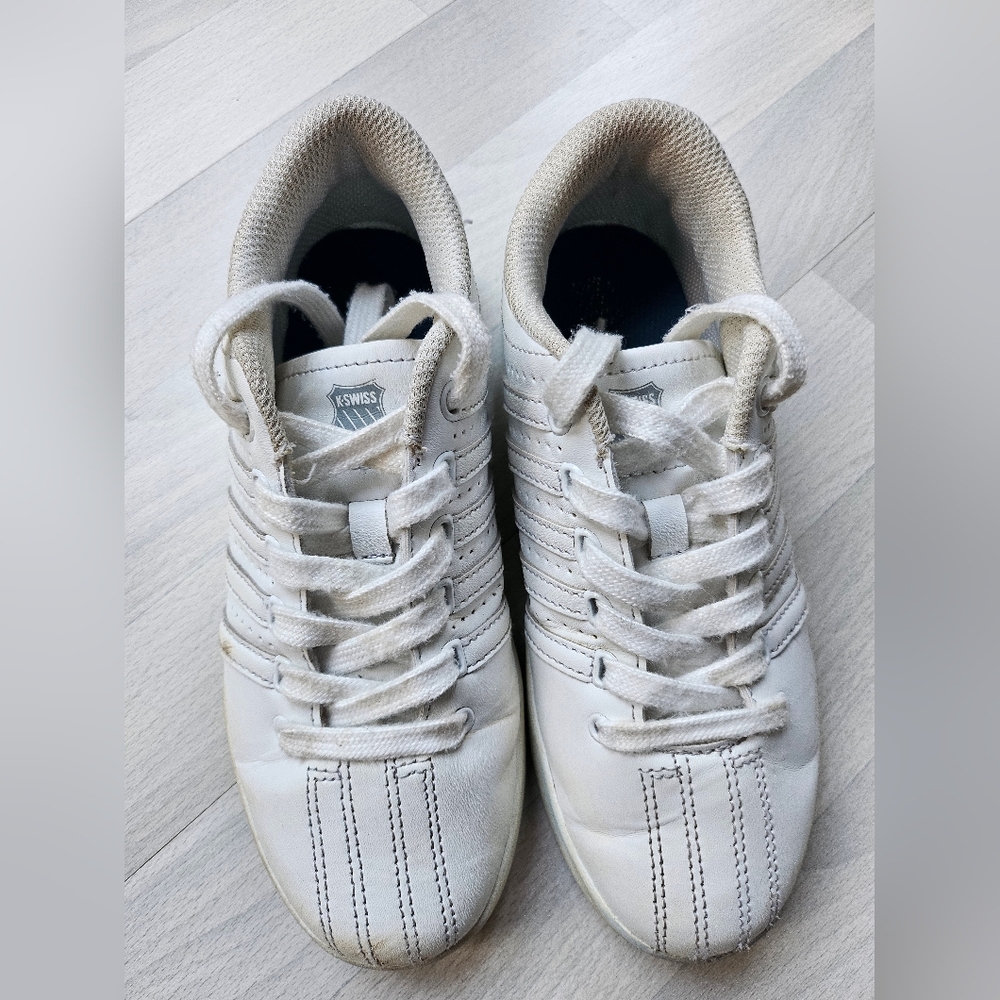 K-swiss boys classic sneakers size 3.5